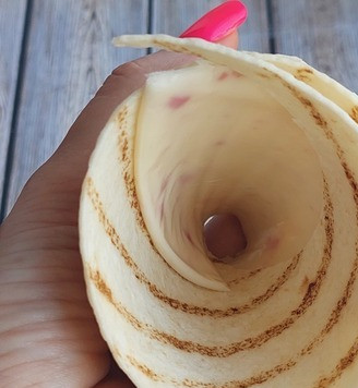 1. Этап. Фрикадельки с овощами и сыром: Свернуть в кулёк.