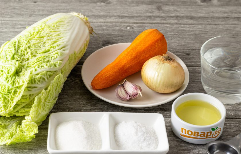 1. Этап. Маринованная пекинская капуста на зиму: Подготовьте все ингредиенты.