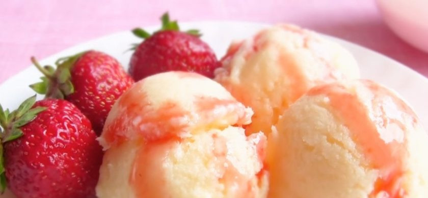 1. Этап. Домашнее мороженое из трех ингредиентов: 4. По желанию приготовьте ягодный или фруктовый соус к мороженому. Приятного аппетита!