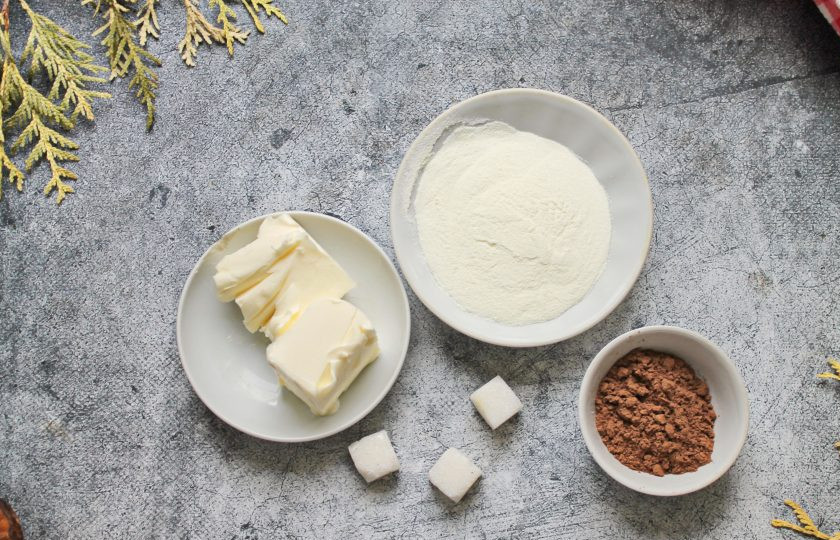 1. Этап. Трюфели из сухого молока: Подготовьте все необходимые ингредиенты для приготовления трюфелей из сухого молока.