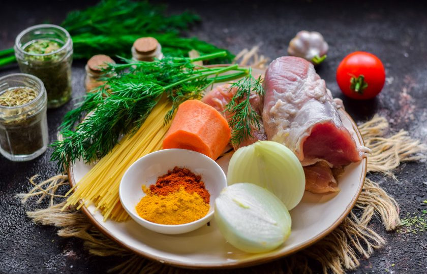 1. Этап. Макароны по-татарски: Подготовьте ингредиенты.