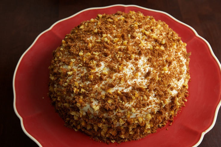 1. Этап. Торт для мужа: 25. Вот и все, торт для мужа в домашних условиях готов. Его нужно оставить на время, чтобы он пропитался, а после можно презентовать.