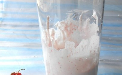 1. Этап. Даниссимо творожный: Измельчите все ингредиенты погружным блендером на максимальной скорости.