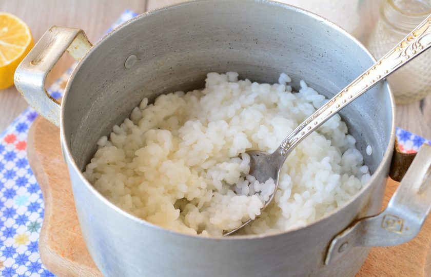 1. Этап. Рис для роллов без уксуса: Рис готов, он получился липким и не рассыпчатым.