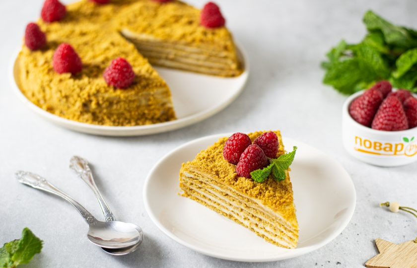 1. Этап. Вегетарианский медовик: Вегетарианский медовик готов, перед подачей его можно украсить ягодами или орехами. Приятного вам аппетита!