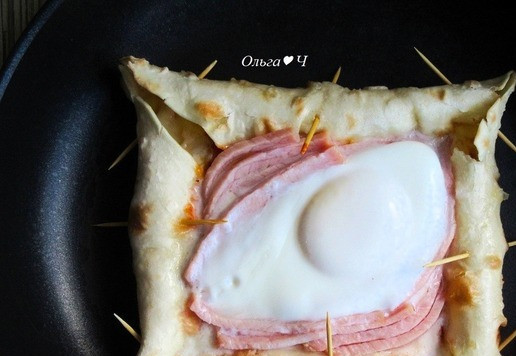 1. Этап. Яичница в лаваше Эти глаза напротив: Так вот, пока готовилась эта порция, состоялась дегустация первой)))