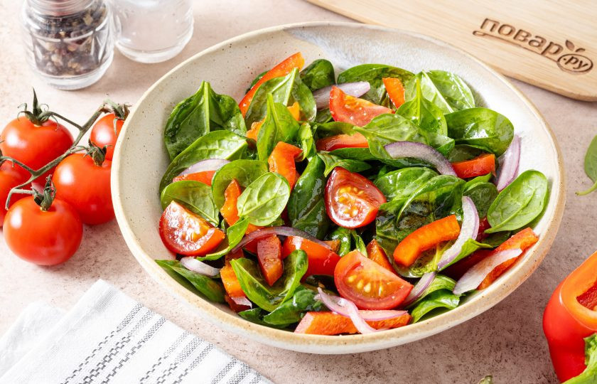 1. Этап. Салат со шпинатом и перцем: Салат со шпинатом и перцем готов, приятного вам аппетита!