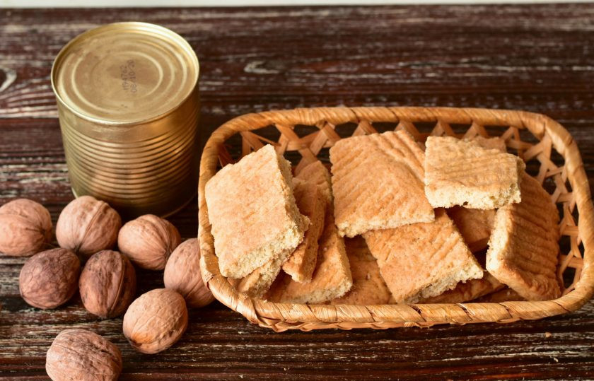 1. Этап. Конфеты из сгущенки: Подготовьте ингредиенты.