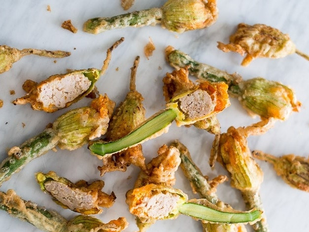 1. Этап. Овощные цветы с фаршем: 6. Подавайте цветы сразу или после остывания.