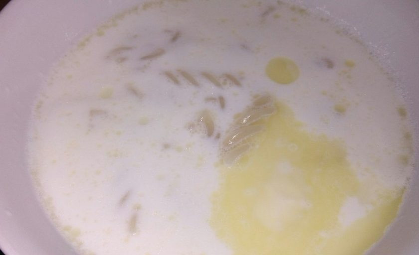 1. Этап. Суп молочный с вертушками: 5. Дайте супу немного остыть, после чего подавайте к столу. В летнее время в нашей семье его кушают даже холодным.