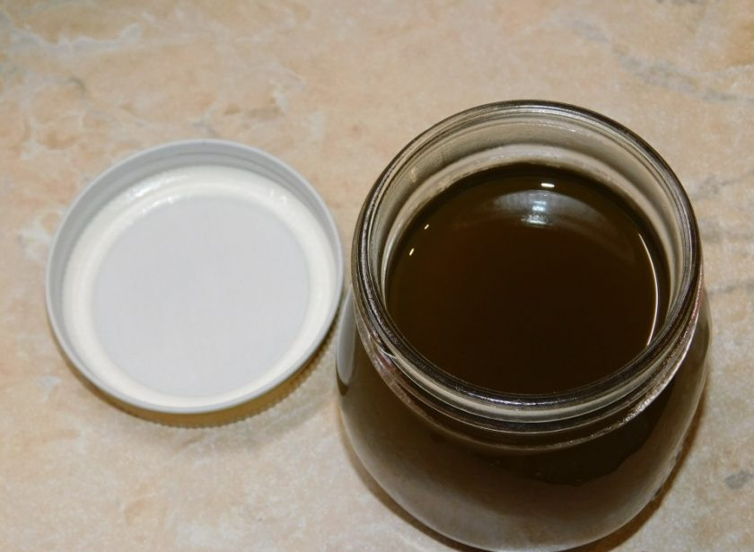 1. Этап. Мятное варенье: Разлейте в стерилизованные баночки.