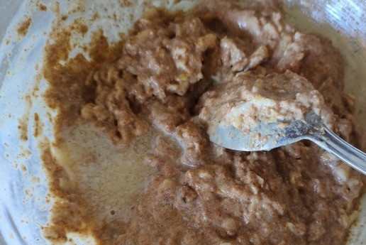 1. Этап. Вафли пышные Любимый завтрак: Перемешиваем и добавляем растопленное сливочное масло. Не всё! Немного оставляем для смазывания вафельницы.