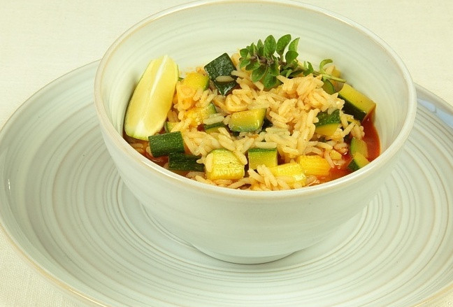 1. Этап. Кабачки по-мексикански тушеные: Подать с зеленью. Приятного аппетита!