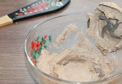 1. Этап. Картофельный рулет с консервированным тунцом: 8. Измельчаем продукты блендером. Начинка готова!