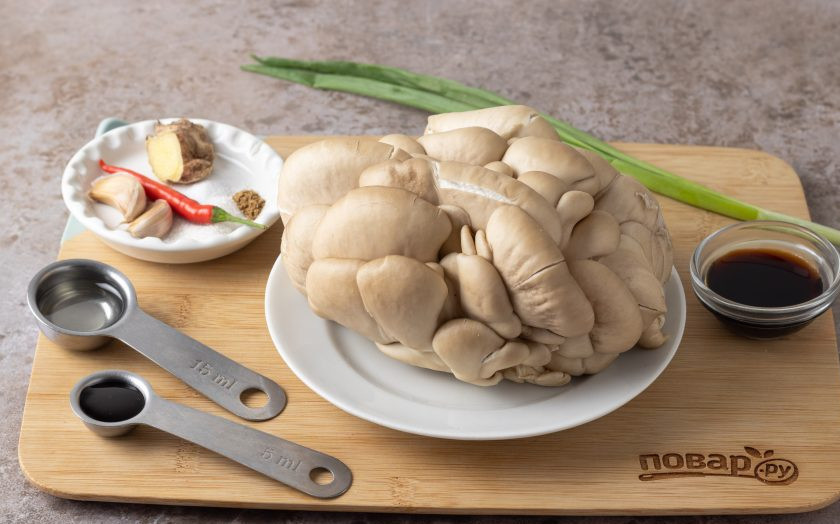 1. Этап. Корейский салат с грибами: Подготовьте все ингредиенты.