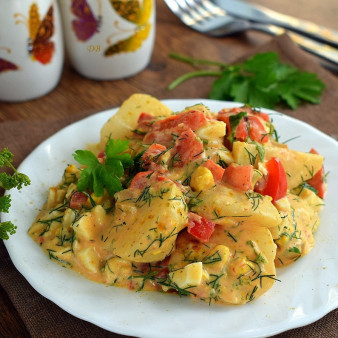 Пряный картофельный салат с укропом