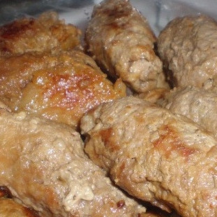 Мясные рулетики с черносливом