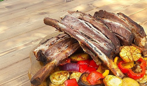 1. Этап. Ребра говяжьи с овощами: Блюдо готово! Процесс приготовления длительный, но это того стоит. Ребра тают во рту! Вкусно!!!