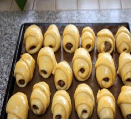 1. Этап. Котлеты в тесте: 5. Разогреть духовку до 210 градусов. Выпекать котлеты в тесте около 20 минут. Котлеты после выпечки накрыть полотенцем. И всего лишь через 15 минут пышные и мягкие котлеты в тесте можно есть.