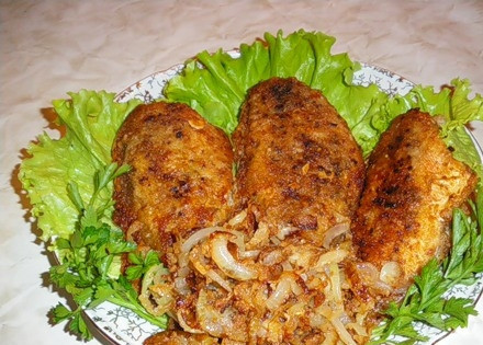 1. Этап. Жареный морской окунь: Рыбу и лук соединяем и подаем к столу. Приятного аппетита!