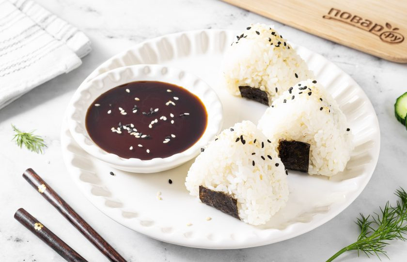 1. Этап. Онигири с огурцом: Онигири с огурцом готовы, приятного вам аппетита!