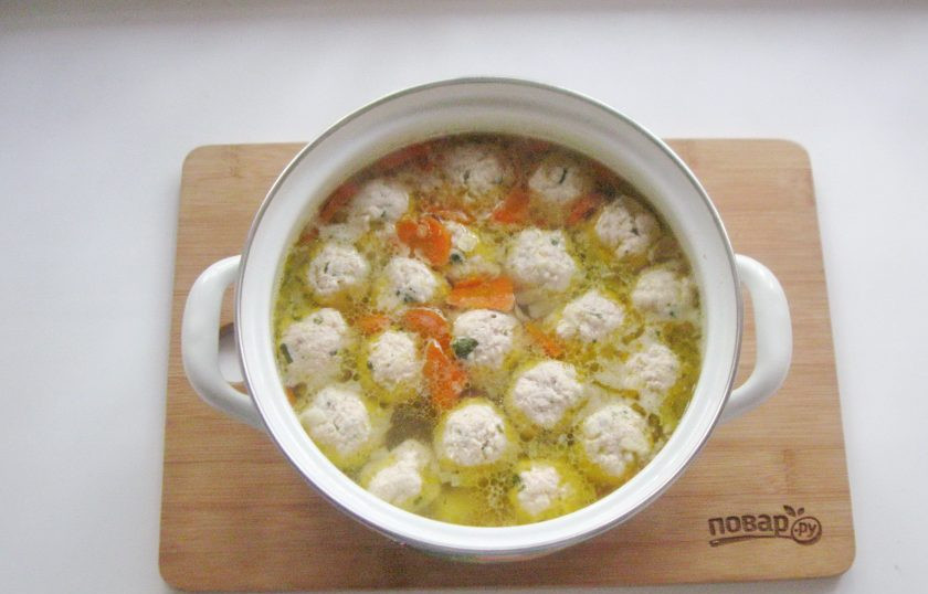 1. Этап. Суп с желтой чечевицей: Варите суп до готовности всех ингредиентов.