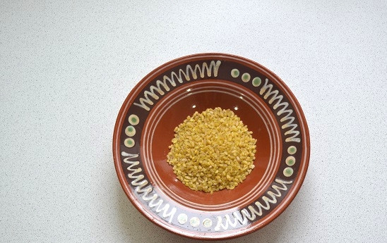 1. Этап. Томатный суп с булгуром: 8. Через 10 минут всыпьте булгур.