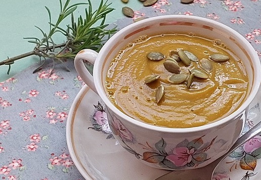 1. Этап. Морковно-тыквенный смузи с апельсином: Дополнить смузи можно тыквенными семечками.