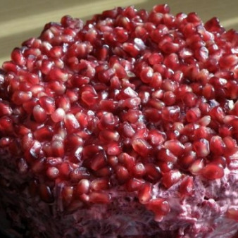 Салат с говядиной и гранатом