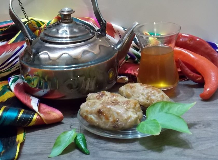 1. Этап. Котлеты Инегёль кёфте: Подавайте сразу.