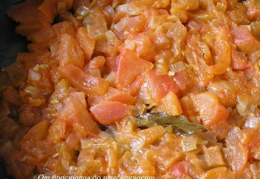 1. Этап. Креветки под шоколадным соусом: Готовьте, пока она не выпарится наполовину.