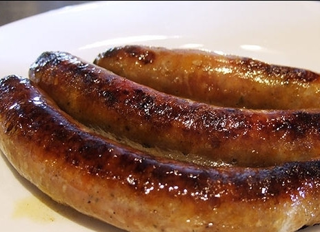 1. Этап. Купаты на сковороде: 5. Обжариваем со всех сторон и подаем с острым или кислым грузинским соусом. Приятного аппетита!