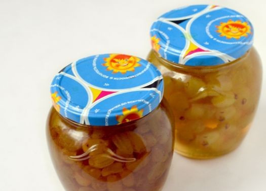 1. Этап. Варенье из винограда на зиму: Как я уже говорила, хранится такое варенье очень хорошо и даже при комнатной температуре оно простоит всю зиму. Приятного аппетита!