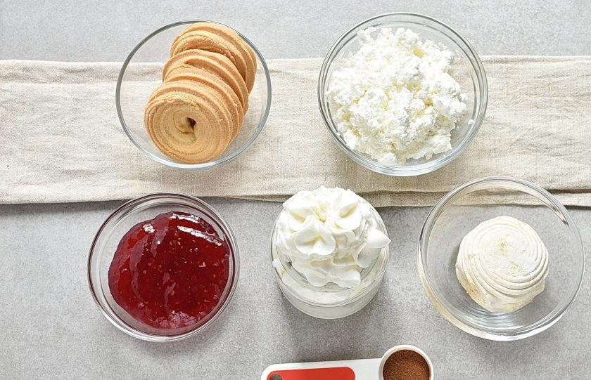 1. Этап. Десерт в стаканчиках: Подготовьте ингредиенты.