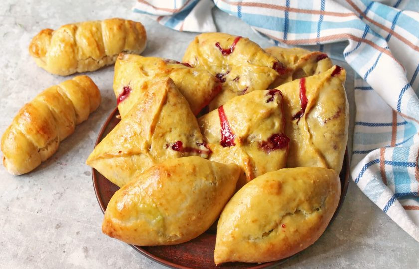 1. Этап. Пирожки на кефире и сметане: Приятного аппетита!