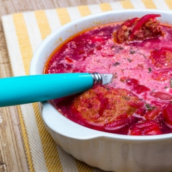 Свекольный суп на курице