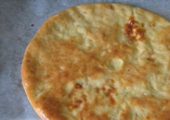 1. Этап. Осетинский пирог с картошкой: Осетинский пирог с картошкой выпекается в разогретой на 220 градусов духовке 25 минут.