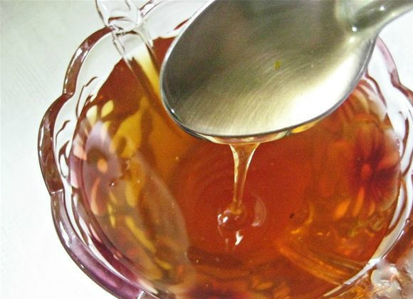 1. Этап. Варенье из одуванчиков с цветками: 6. Снимите кастрюлю с огня и оставьте её содержимое остывать (примерно на сутки). Варенье за это время загустеет.