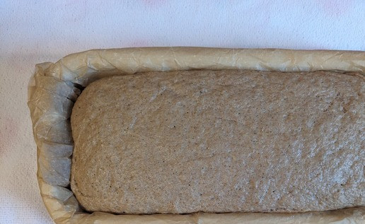 1. Этап. Полбяной хлеб с квасом: Разогреть духовку до 230©, выпекать 10 минут с паром (обрызгать дно духовки). Выпустить пар, убавить температуру до 180©, выпекать ещё 30-35 минут, учитывая особенности своей духовки