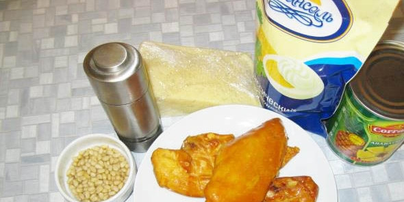 1. Этап. Салат из ананасов и копченой курицы: 1. Подготовим наши ингредиенты.