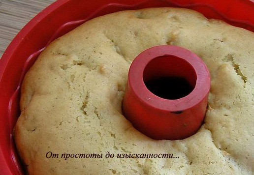 1. Этап. Кекс с яблоками и мандаринами: Выпекайте при 180*С около 45-50 минут. Ориентируйтесь на особенности своей духовки. Готовность проверьте деревянной палочкой, она должна остаться сухой. Остудите.