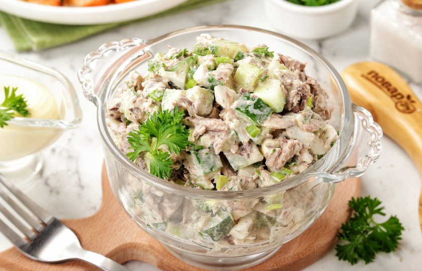 1. Этап. Салат с тунцом, огурцом и майонезом: Приятного аппетита!