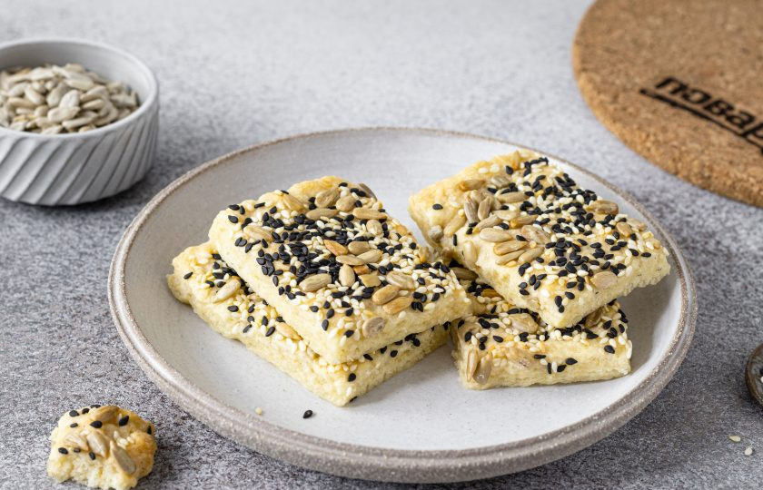 1. Этап. Печенье с семечками подсолнуха и кунжутом: Печенье с семечками подсолнуха и кунжутом готово, приятного вам аппетита!