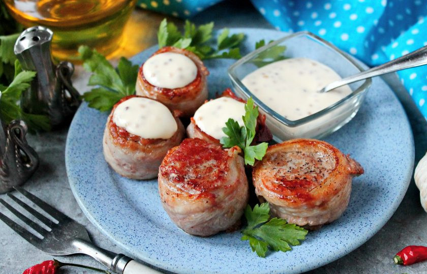 1. Этап. Свиные медальоны в беконе: Приятного аппетита!