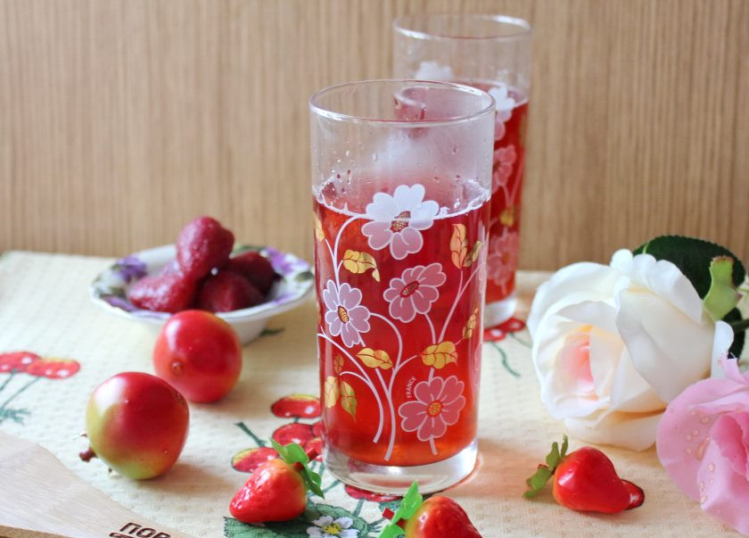 1. Этап. Компот из замороженой клубники: Компот из мороженой клубники готов. Подавайте на обед, ужин, полдник.