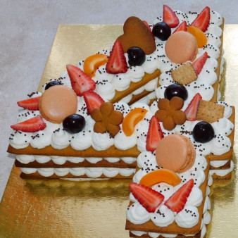 Медовый открытый торт Цифра