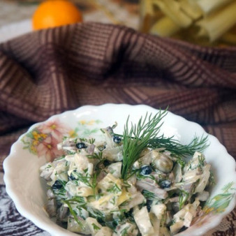 Салат с говяжьим сердцем и маринованными овощами