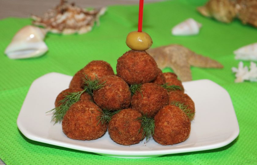 1. Этап. Фишболы: Или выложите горкой на тарелочку.