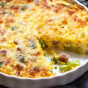 Cheesy Crustless Quiche with Broccoli and Ham