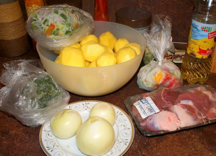 1. Этап. Свинина, тушенная с укропом: 1. Это блюдо выступает в качестве самостоятельного и подается только в горячем виде. Свинину для этого блюда можно брать любую по вкусу (подойдут даже ребра).